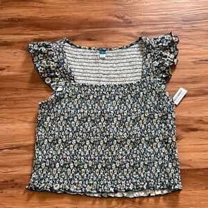 NWT Floral Smocked Ruffle Sleeve Top